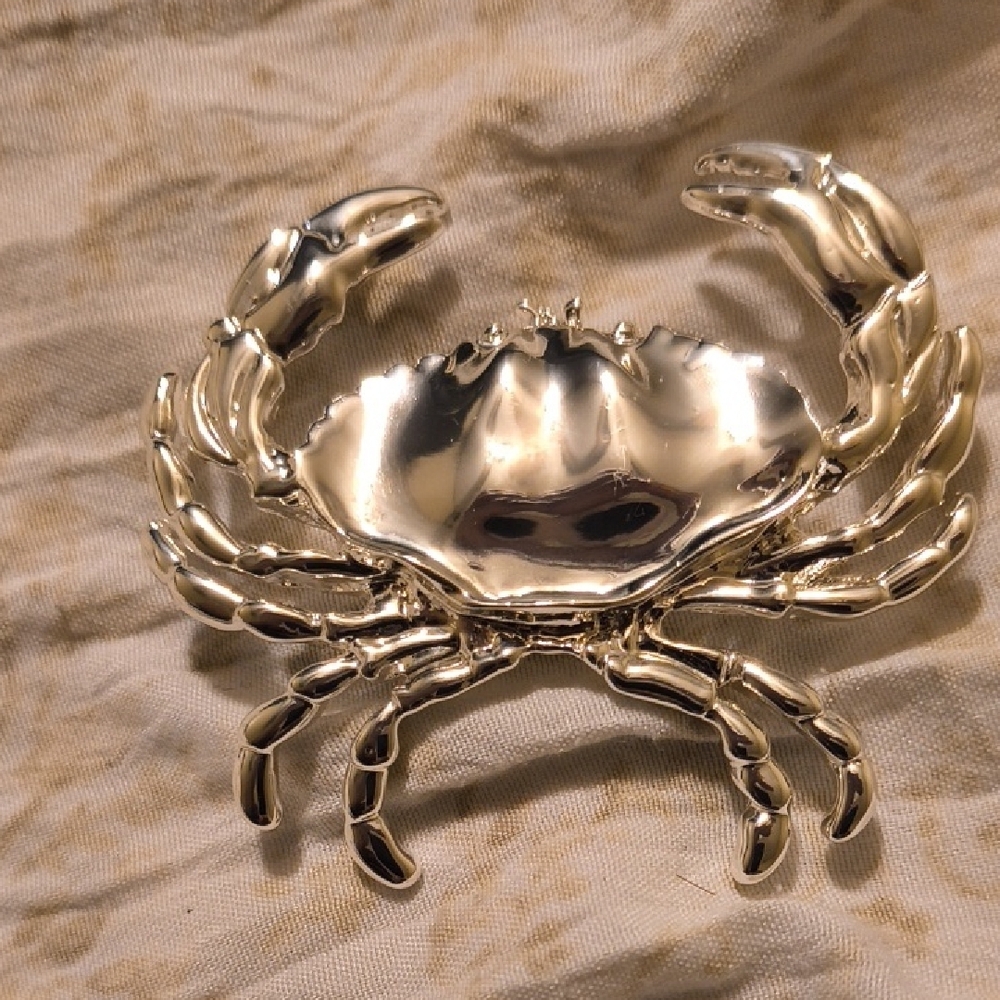 Elegant Silver Crab Brooch
